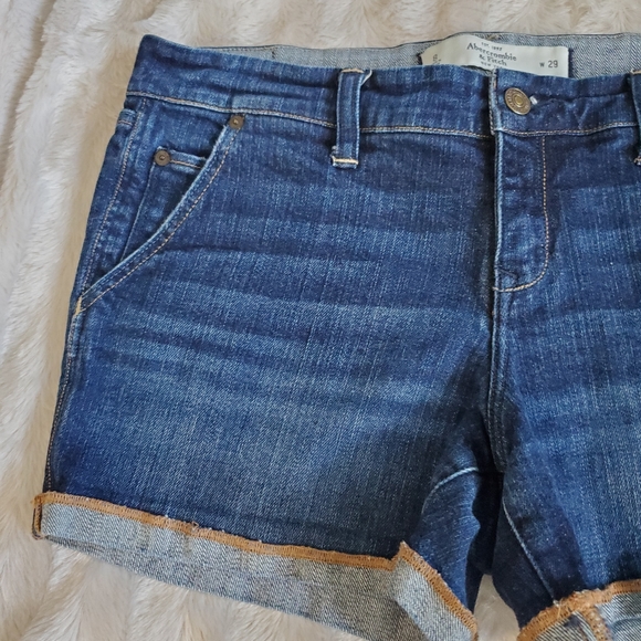 ABERCROMBIE & FITCH~ PERFECT STRETCH DENIM SHORTS! - Picture 5 of 11